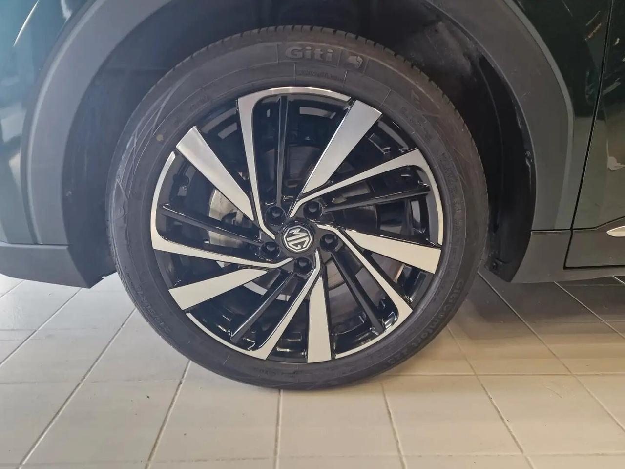 MG ZS (2024-->) ZS 1.5 Hybrid+ Luxury