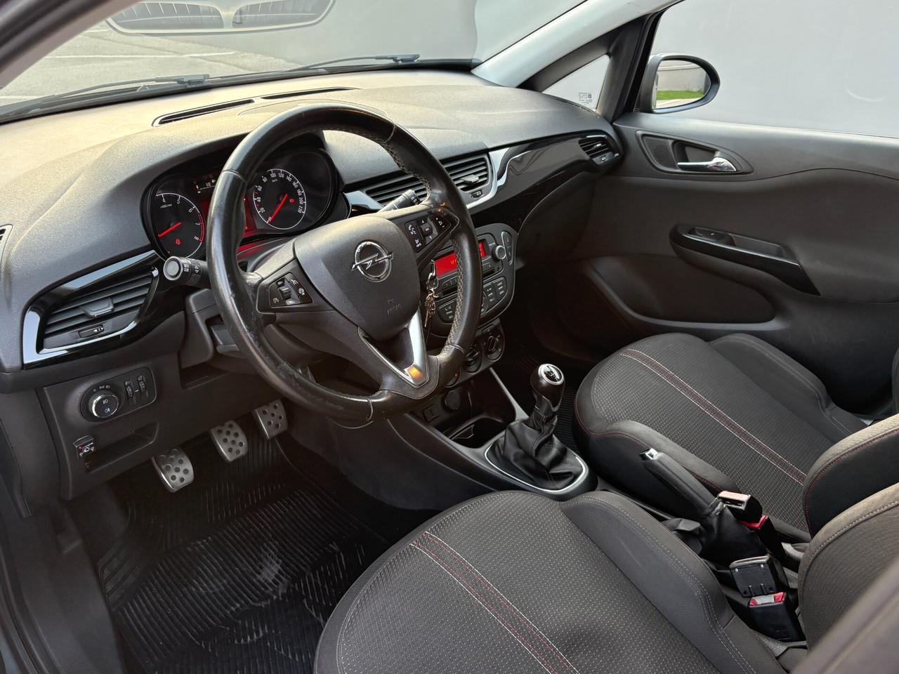 Opel Corsa 1.2 5 porte Black Edition GPL