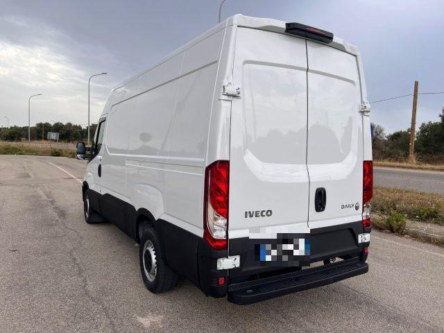 IVECO Daily 35S12V 2.3 HPT L3H2 Furgone Passo 3520