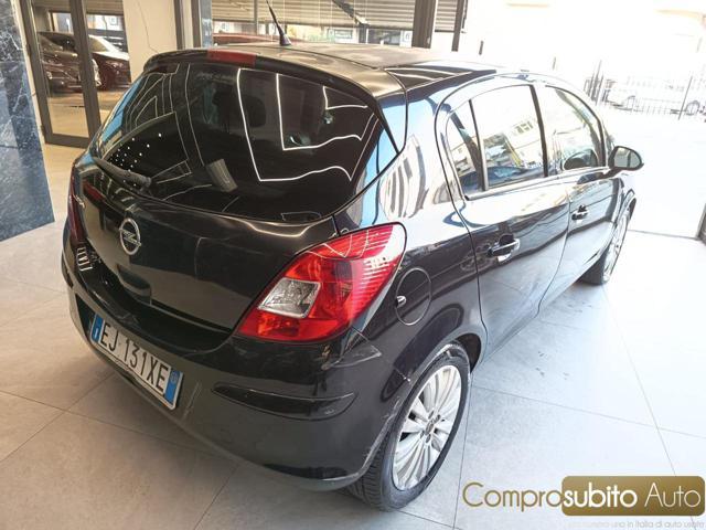 OPEL Corsa 1.2 5 porte Cosmo