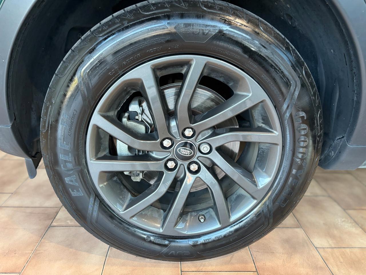 Land Rover Discovery Sport 2.0 td4 SE awd 150cv *TAGLIANDI CERTIFICATI*