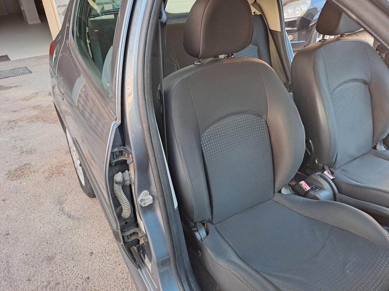 Peugeot 206 Plus 1.1 60CV 5p. Urban GPL