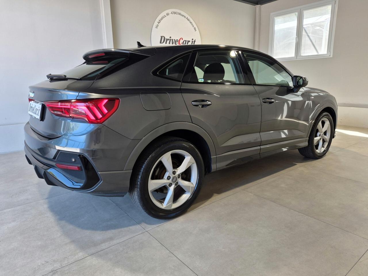 Audi Q3 SPORTBACK 35 TDI S LINE S-TRONIC IDENTITY BLACK LED NAVI CARPLAY WIRELESS C.19" 1 PROPRIETARIO