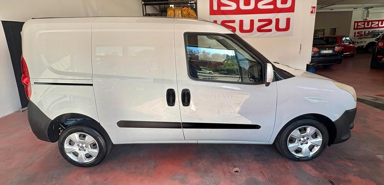 FURGONE FIAT DOBLO DIESEL 1.6 CV 105 Km 196.085 Certificati