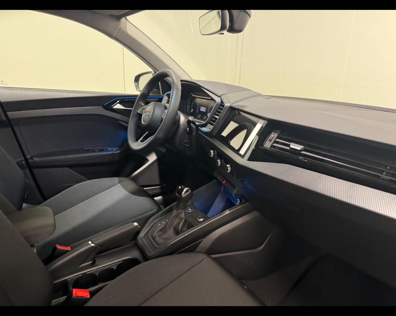 AUDI A1 ALLSTREET 30 TFSI S-TRONIC IDENTITY CONTRAST