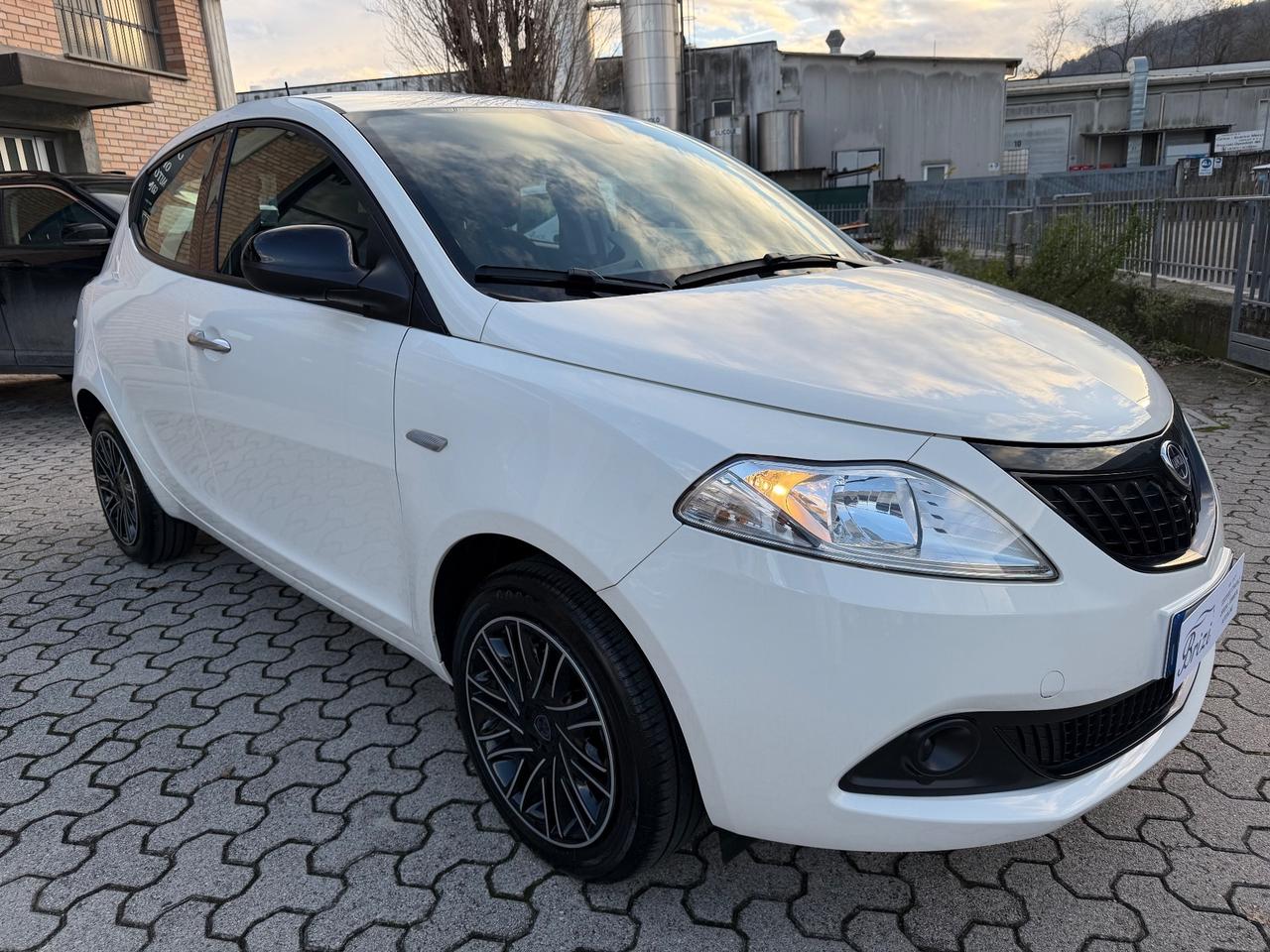 Lancia Ypsilon 1.0 FireFly 5 porte S&S Hybrid