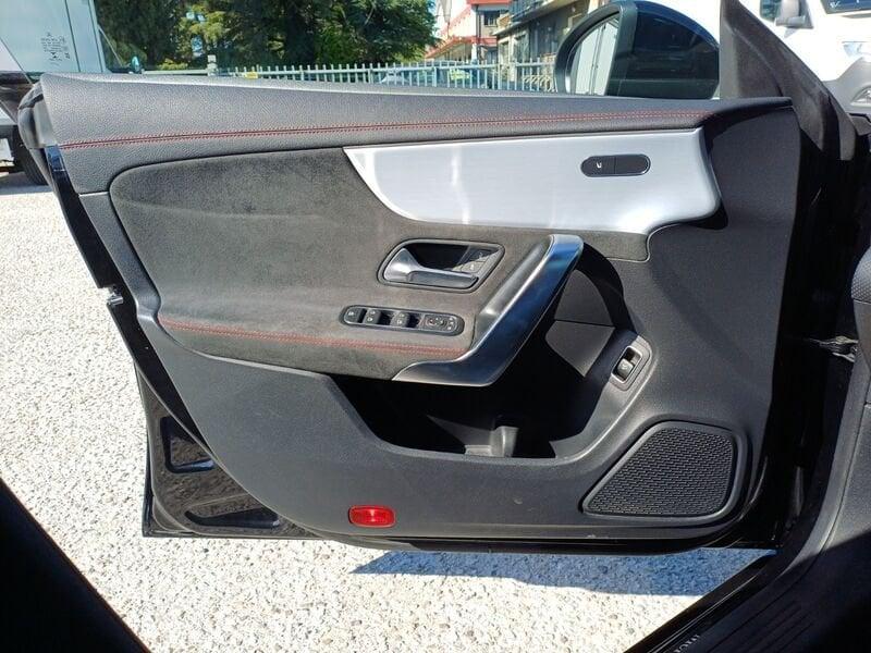 Mercedes-Benz CLA CLA Coupé 180 d Automatic Premium NIGHT-PACK