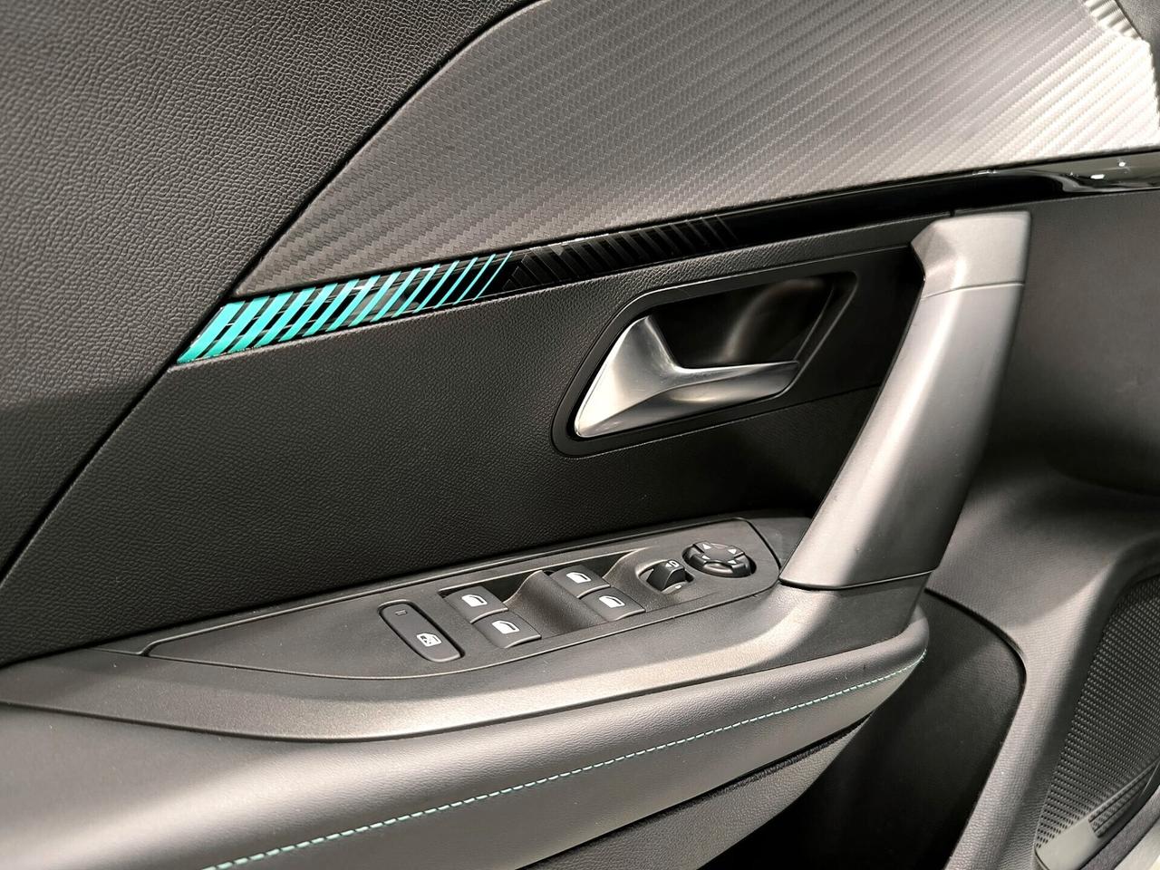 Peugeot 2008 PureTech 130 S&S EAT8 Allure