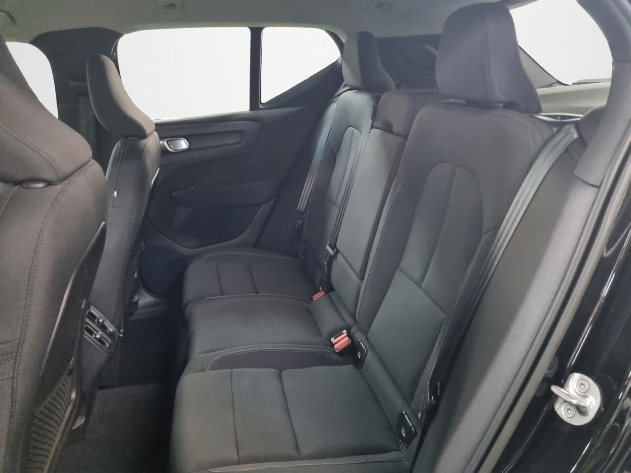 Volvo XC40 T2 Geartronic Momentum Pro
