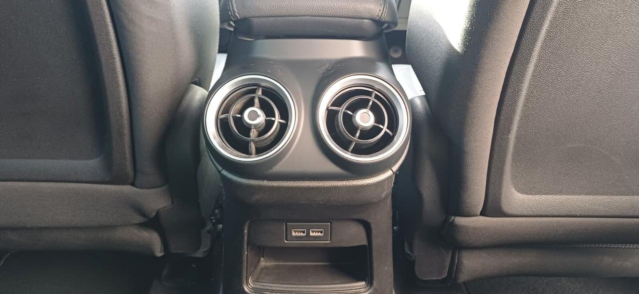 Alfa Romeo Stelvio 2.2 Turbodiesel 160 CV AT8 RWD Business