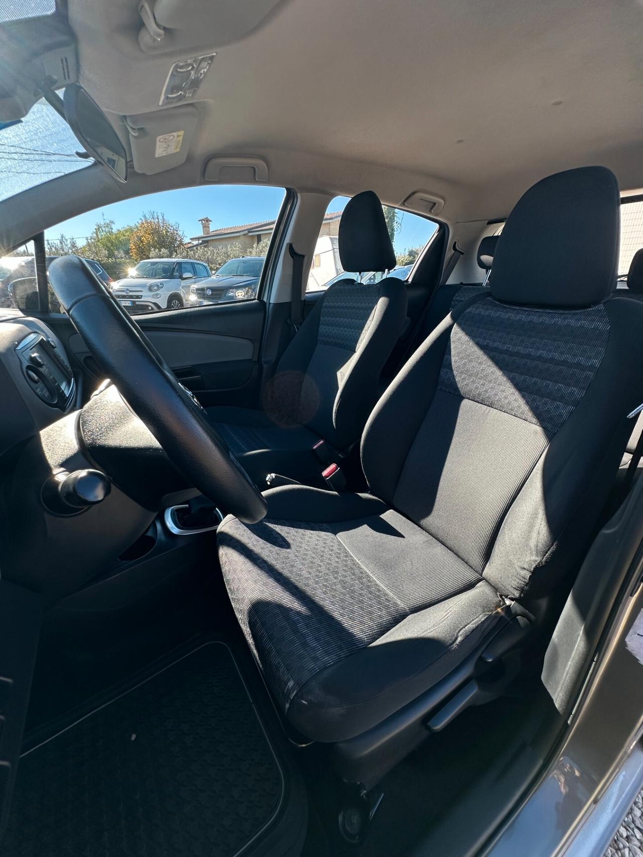 Toyota Yaris 1.4 D-4D 5 porte Lounge