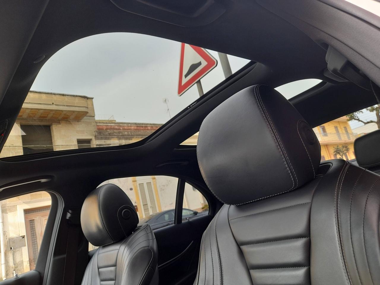 MERCEDES E 220 D AMG LINE BERLINA