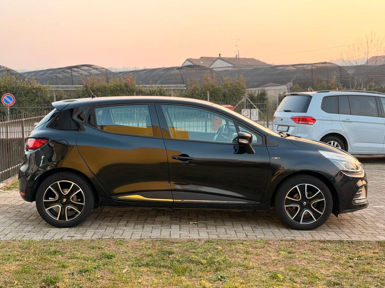 Renault Clio TCe 12V 75 CV 5 porte Moschino Intens