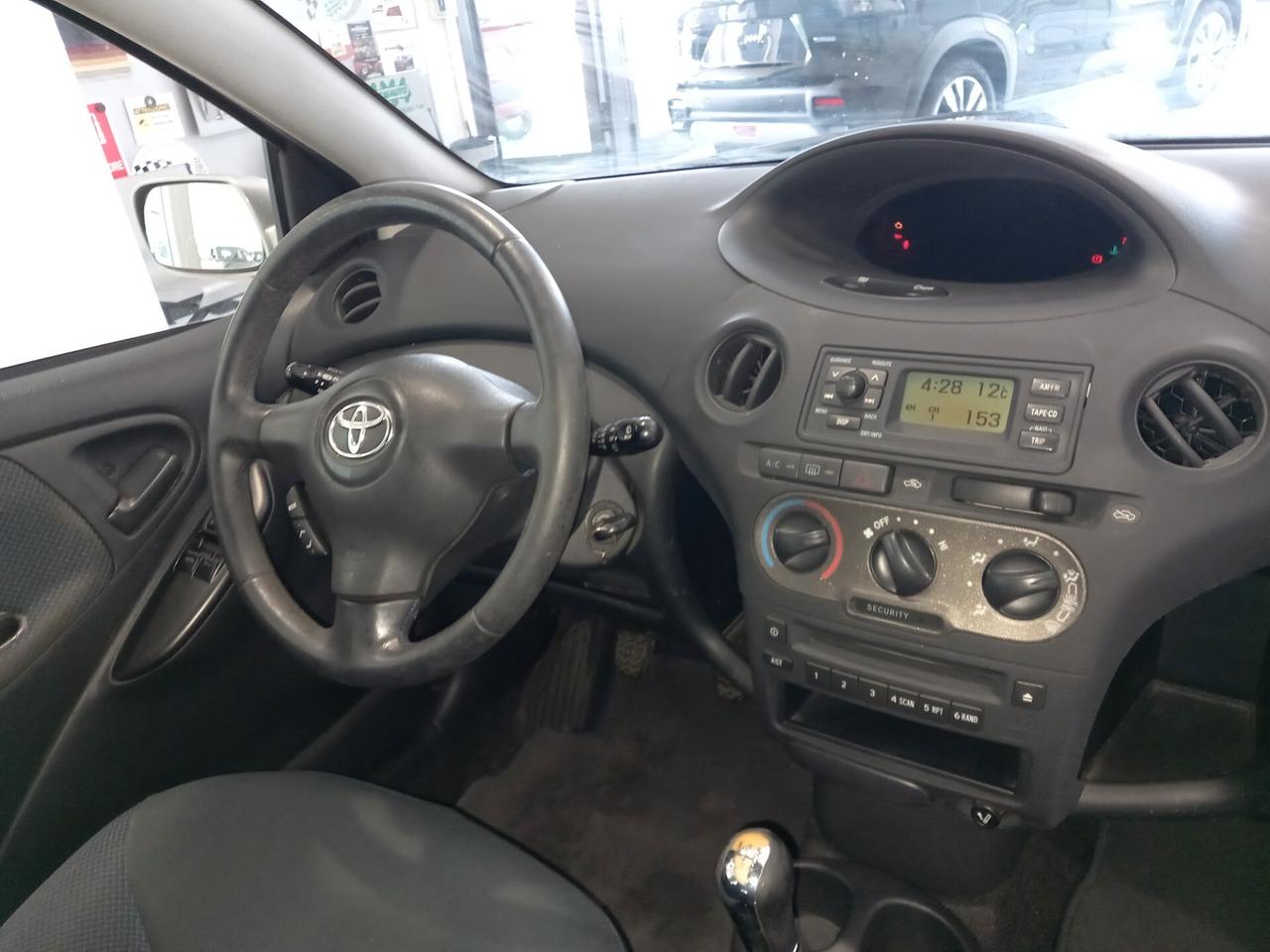 Toyota Yaris 1.0 5 porte NEOPATENTATI