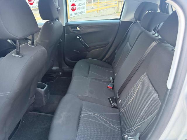 PEUGEOT 208 129,277km 1.4 8V e-HDi 68CV S&S robot. 5p. Active