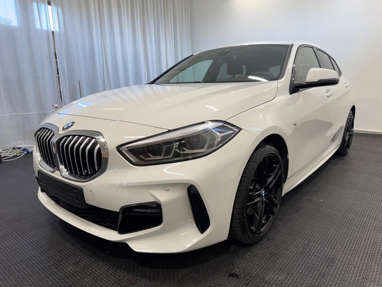 Bmw 118 118i 5p. Msport