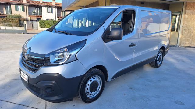 RENAULT Trafic T27 2.0 dCi 120CV PC-TN-DC Furgone Ice N°GG735
