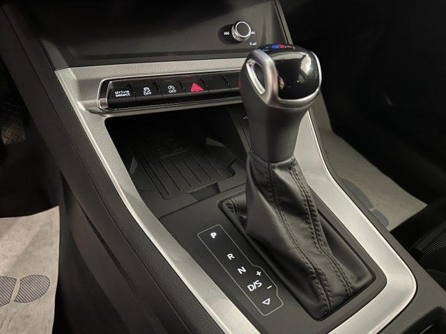 AUDI Q3 Sportback 35 TFSI S tronic Identity Black