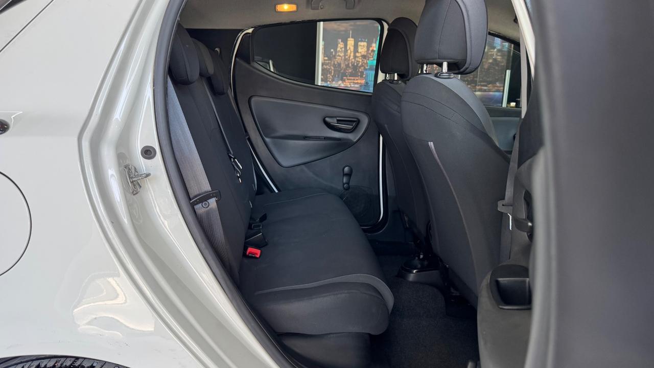 Lancia Ypsilon 1.2 69 CV 5 porte Gold