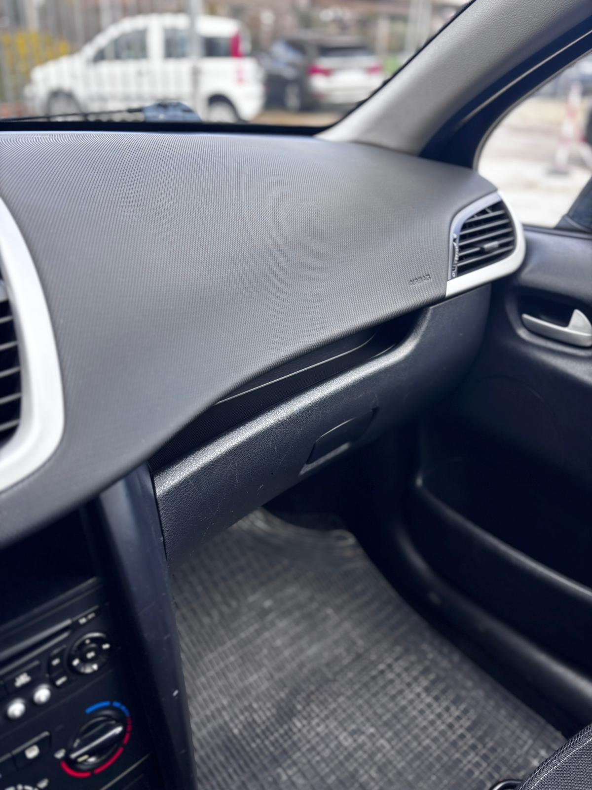 Peugeot 207 1.6 HDi 90CV FAP SW XS Ciel