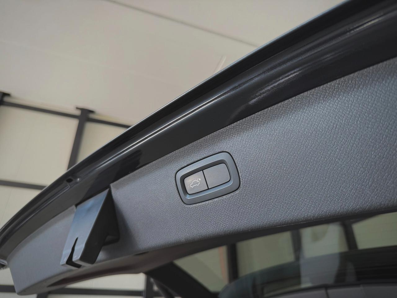 Volvo XC90 Inscription B5 7 posti