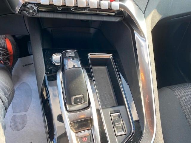 Peugeot 3008 BlueHDi 130 S&S EAT8 Active Pack LED