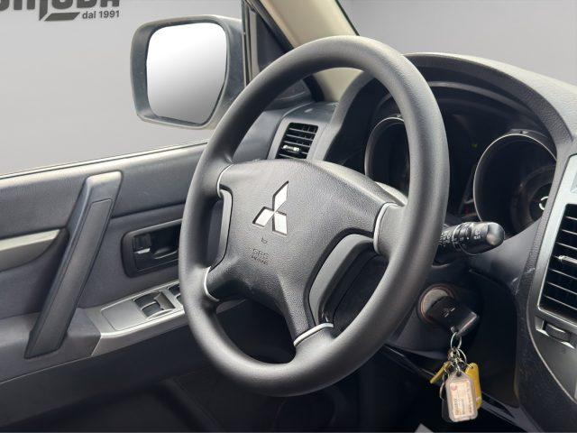 MITSUBISHI Pajero 3.2 5p. 7 POSTI - GANCIO