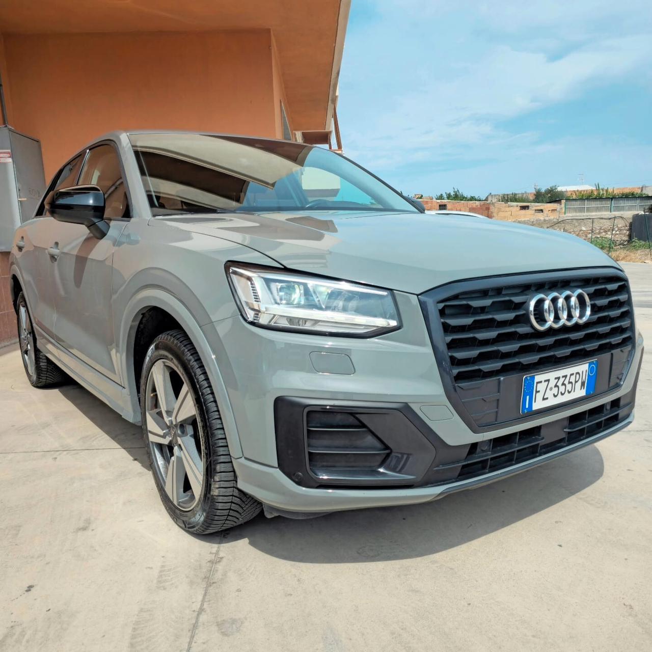 Audi Q2 30 TDI S tronic Identity Black