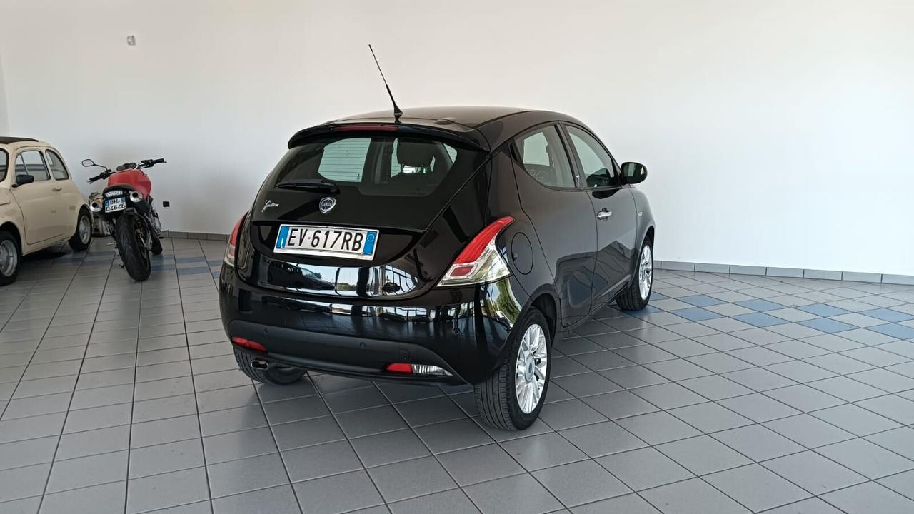 Lancia Ypsilon 1.2 69 CV 5 porte Platinum