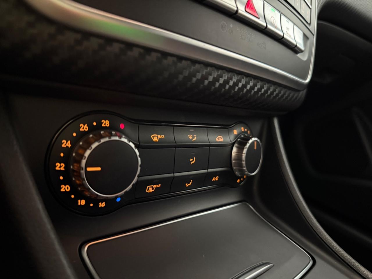 Mercedes-benz A 180 Premium Amg Night Edition