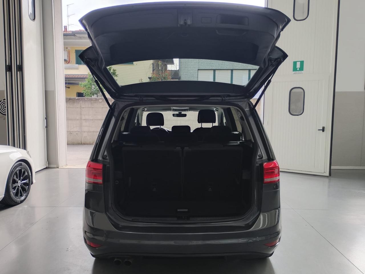 Volkswagen Touran 2.0 TDI 150 CV SCR DSG Executive BlueMotion Tech.