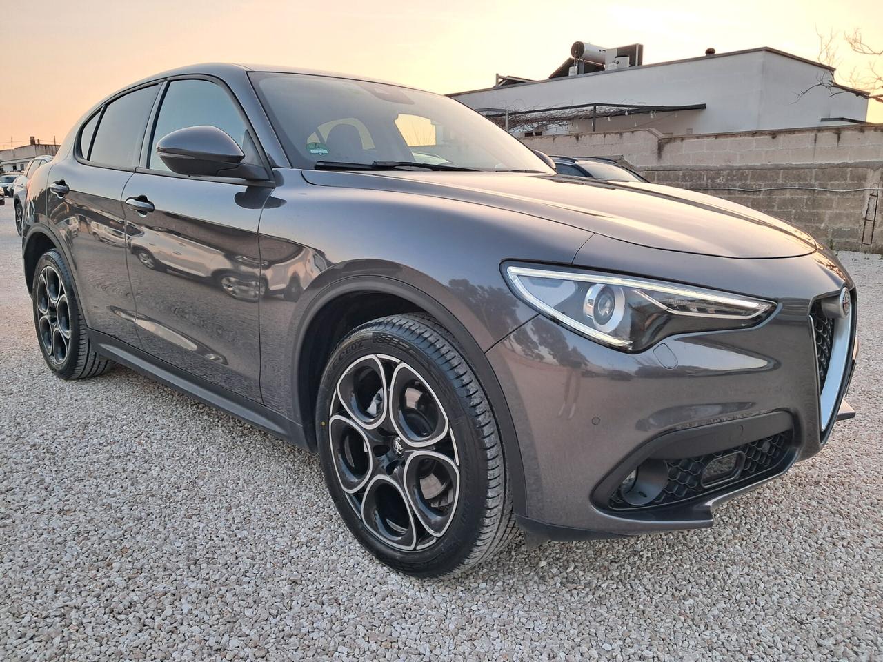 A. R.Stelvio- 190CV*Q4*CERCHIO20"telecamera