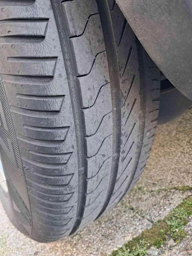 VOLKSWAGEN Golf 1.6 5p. Comfortline ok neopatentati