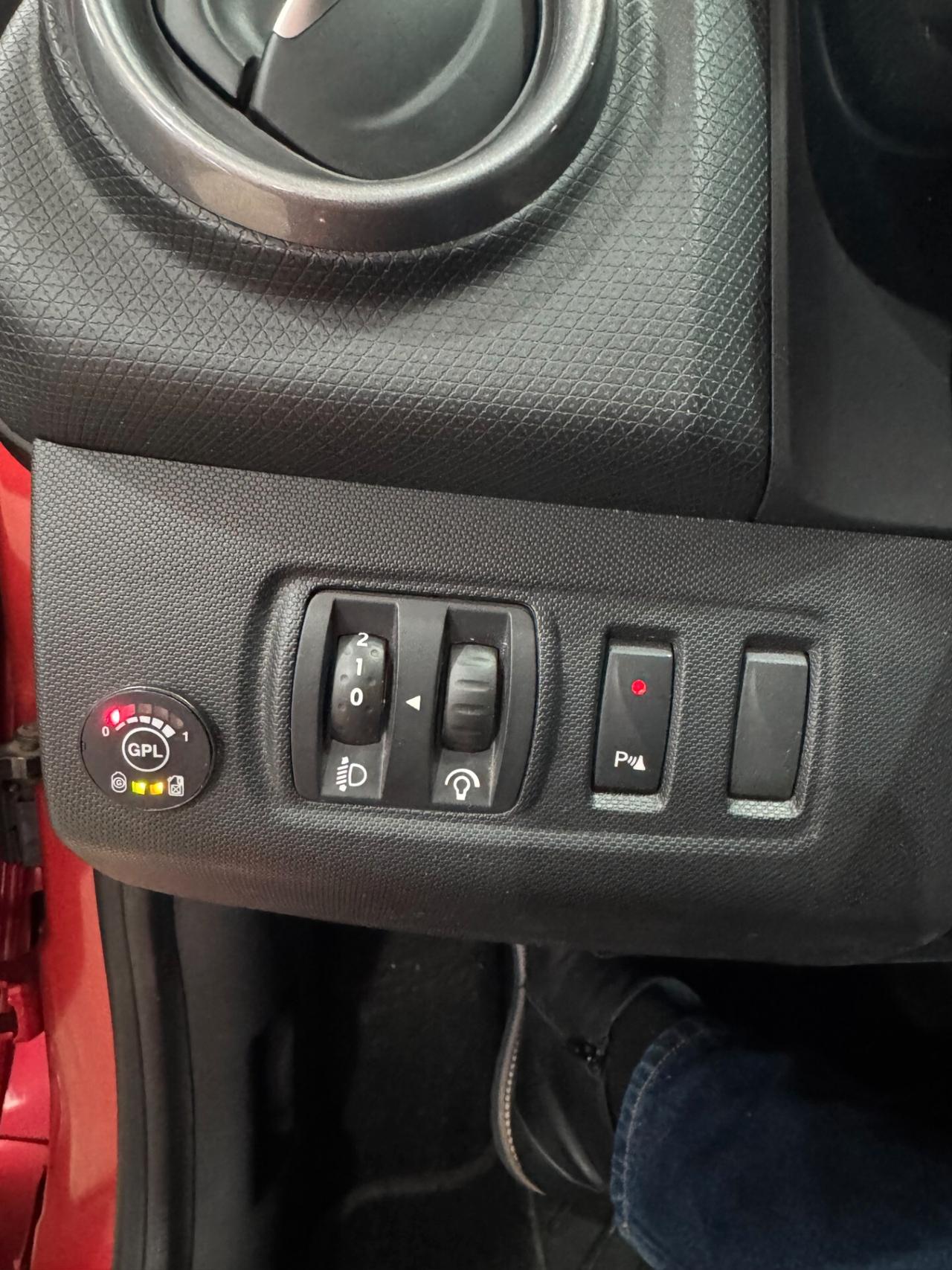 Renault Clio 1.2 75CV GPL New Model Live OK NEOPATENTATI