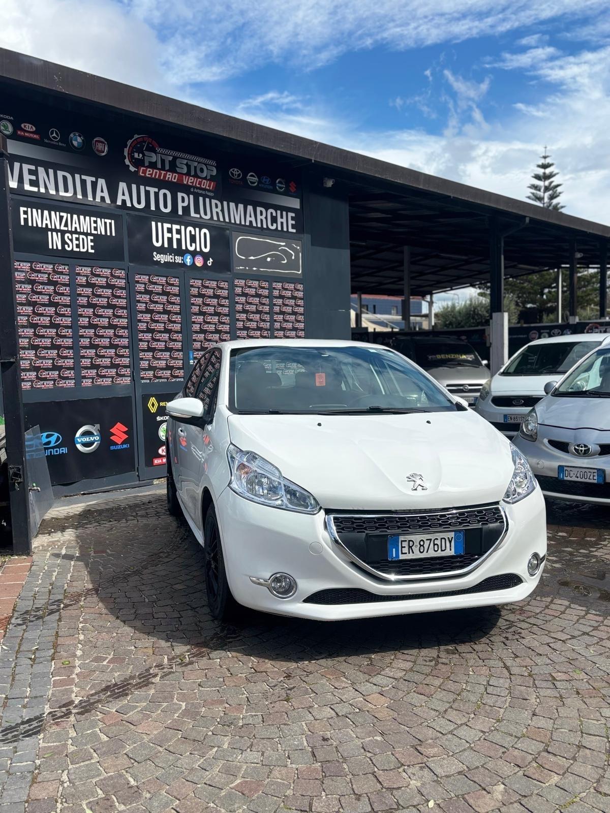 Peugeot 208 1.4 HDi 68 CV 5 porte Allure