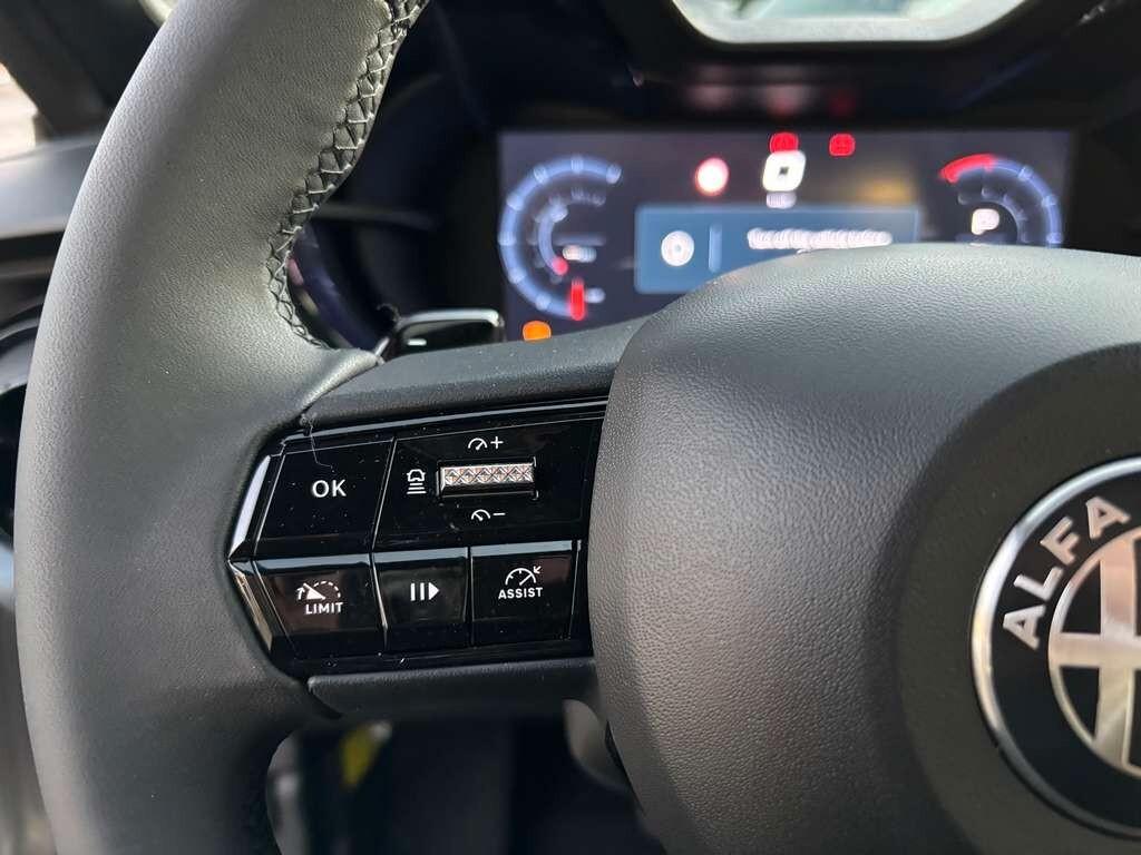 Alfa Romeo Junior 1.2 136 CV Hybrid 2026 KM 0 IVA ESPOSTA Tua a solo 269 Euro al mese