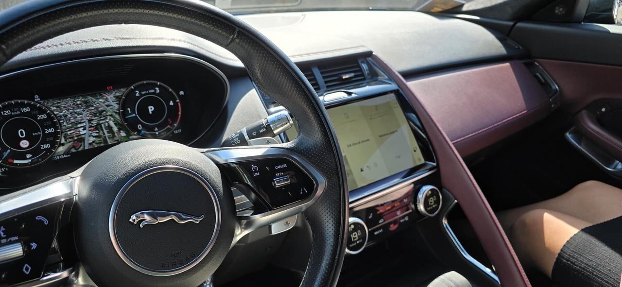 Jaguar E-Pace 2.0D I4 163 CV R-Dynamic