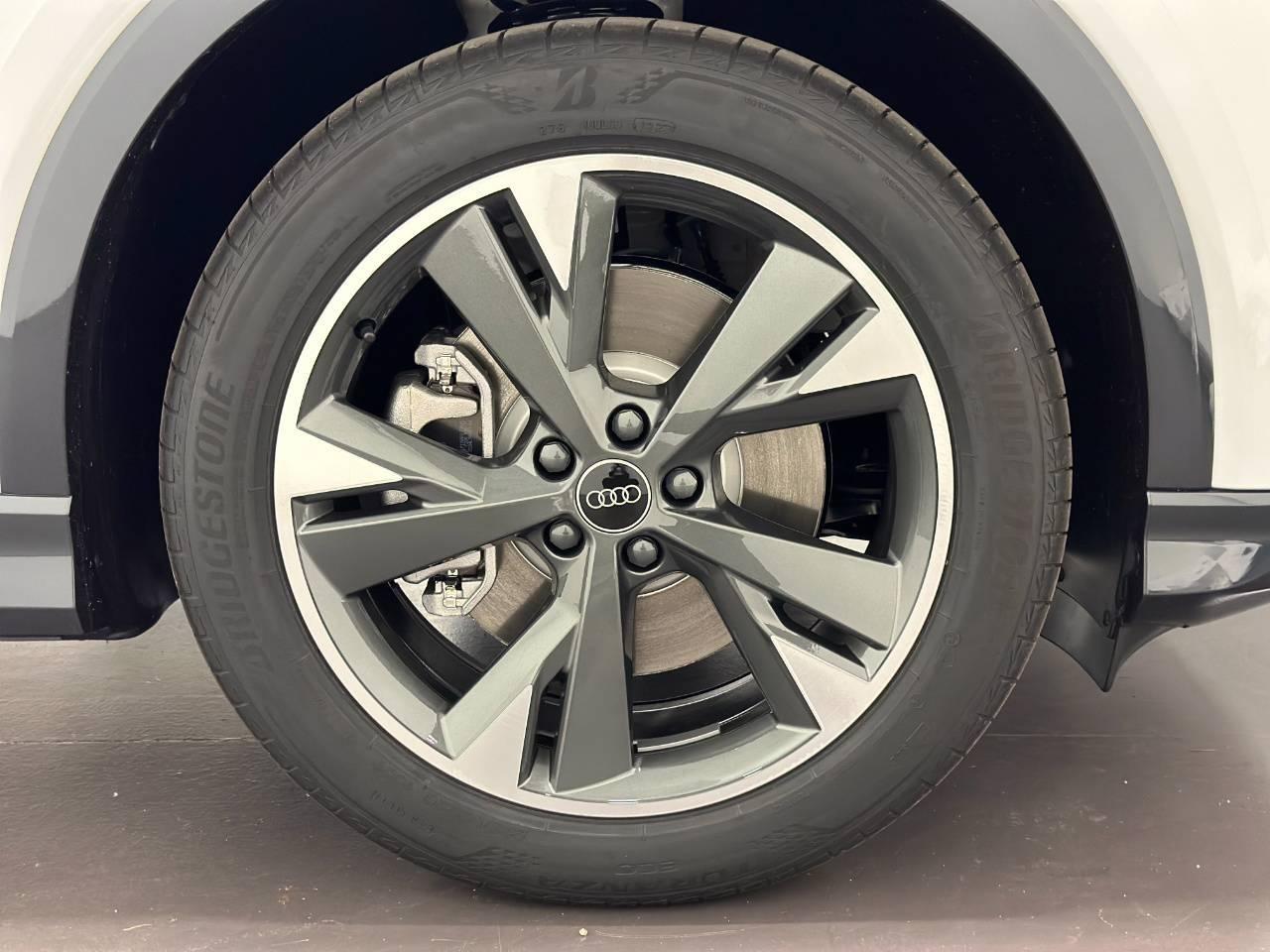AUDI Q4 E-TRON 40 BUSINESS ADVANCED