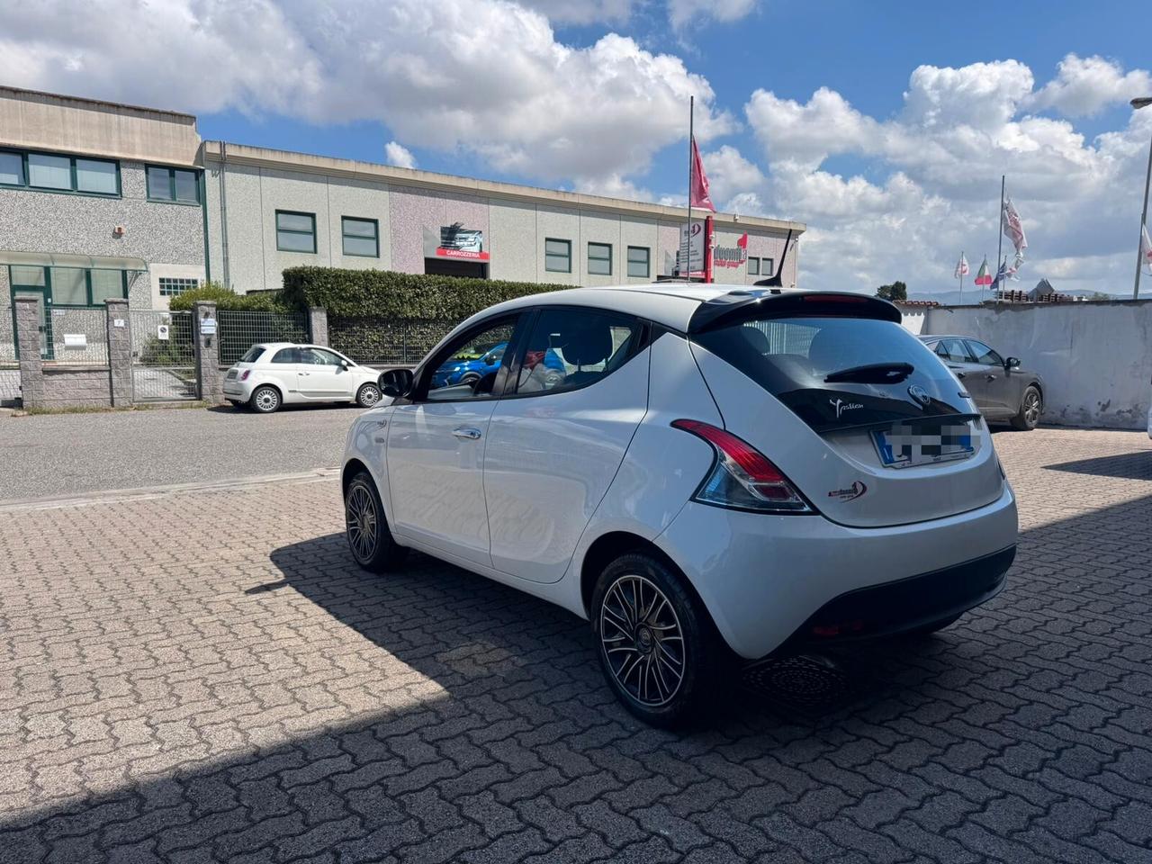 Lancia Ypsilon 1.0 FireFly 5 porte S&S Hybrid Silver Plus