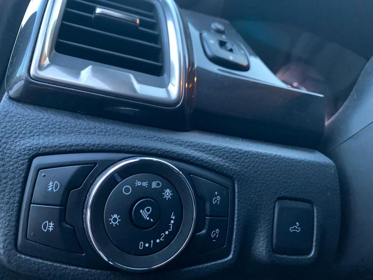 Ford Ranger 2.0 TDCi DC Limited 5 posti