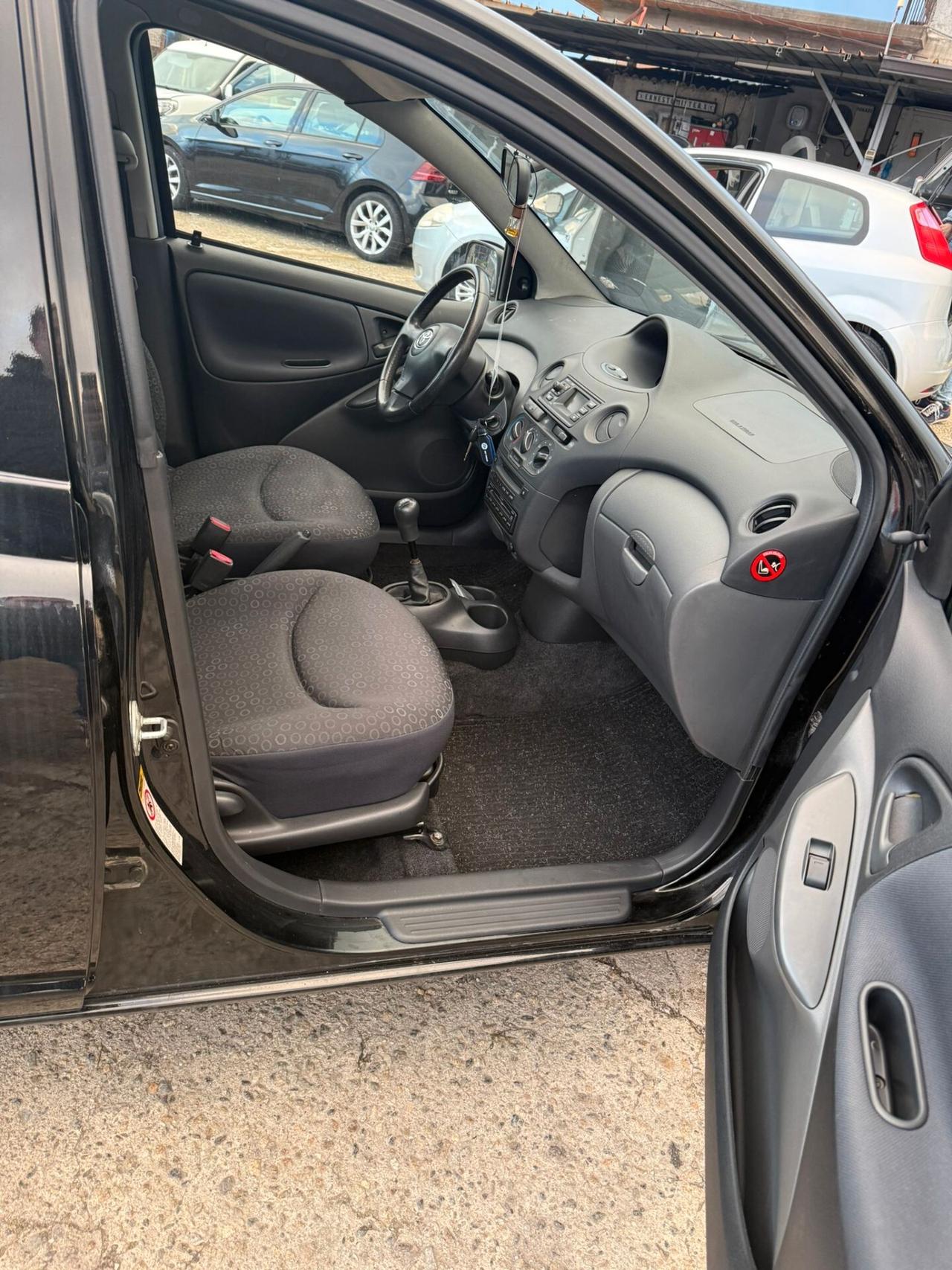 Toyota Yaris 1.4 tdi D-4D cat 5 porte Sol '03