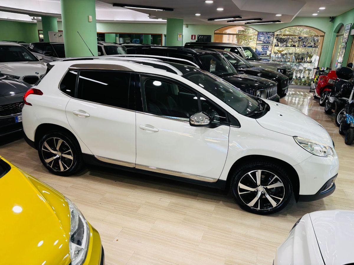 Peugeot 2008 1.6 e-HDi 115 CV S&S Féline Panorama