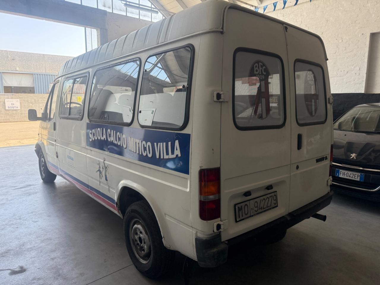 Ford Transit Turneo 2.5 D PC Base 9 posti