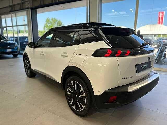 Peugeot 2008 motore elettrico 136 CV GT Pack