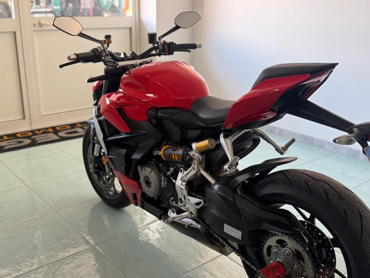 Ducati Streetfighter V2