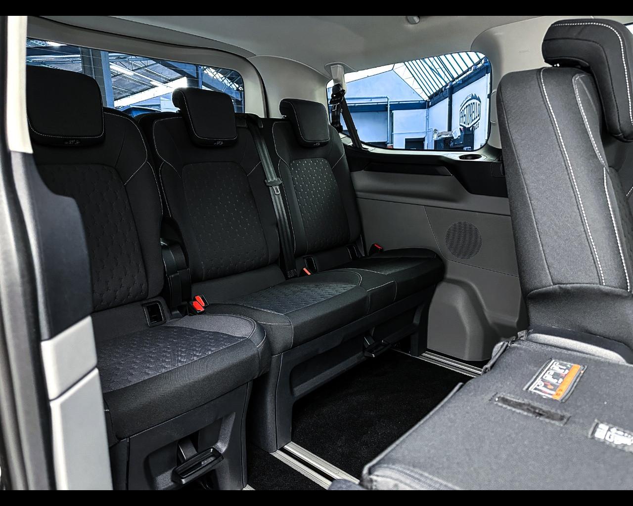 FORD Tourneo Custom 2ªs - Tourneo Custom 320 2.0 EcoBlue 170CV aut. AWD PC Titanium