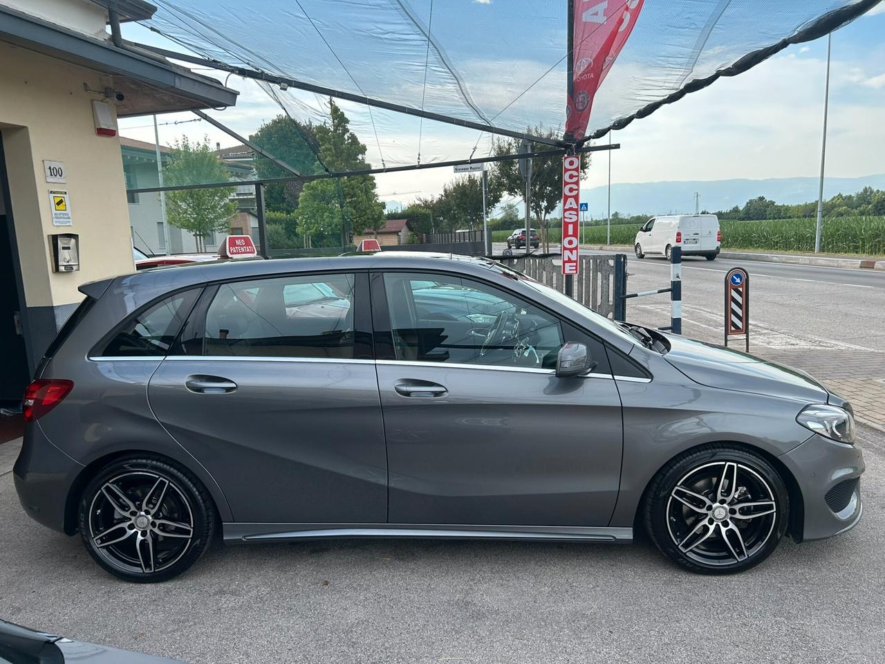 Mercedes-Benz B 200d 130CV Premium - PANORAMA