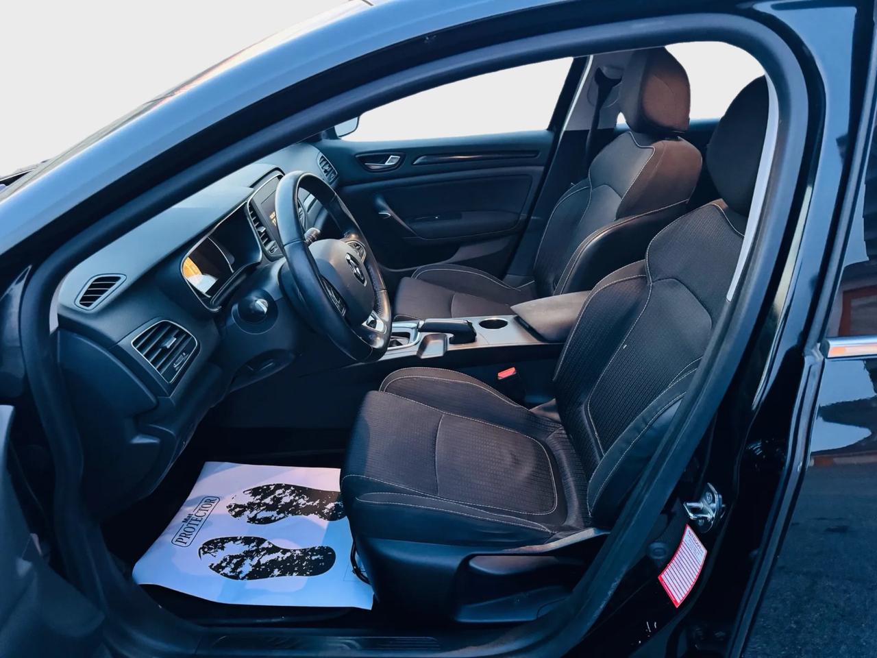 Renault Megane 1.5 dCi 2017 cambio Automatico