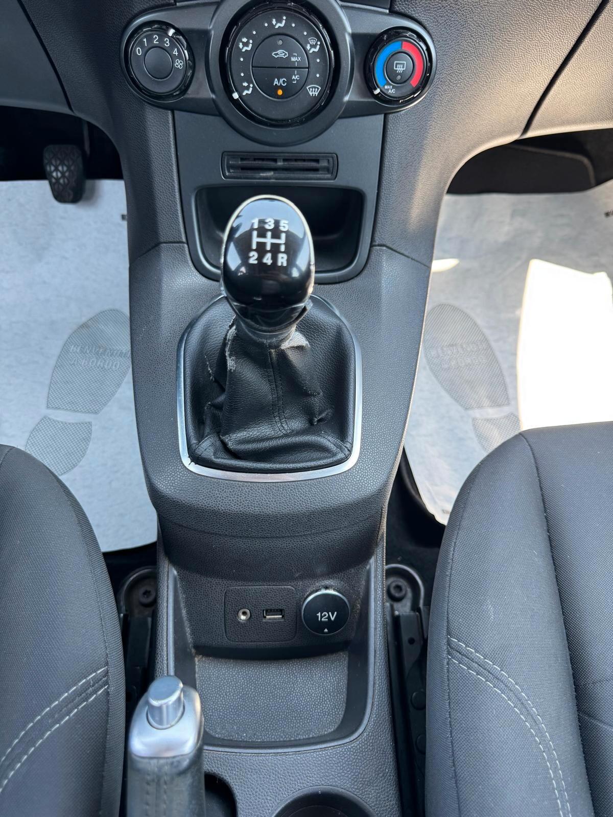 Ford Fiesta 1.5 TDCI 75CV 5P NEOPATENTATI 2015
