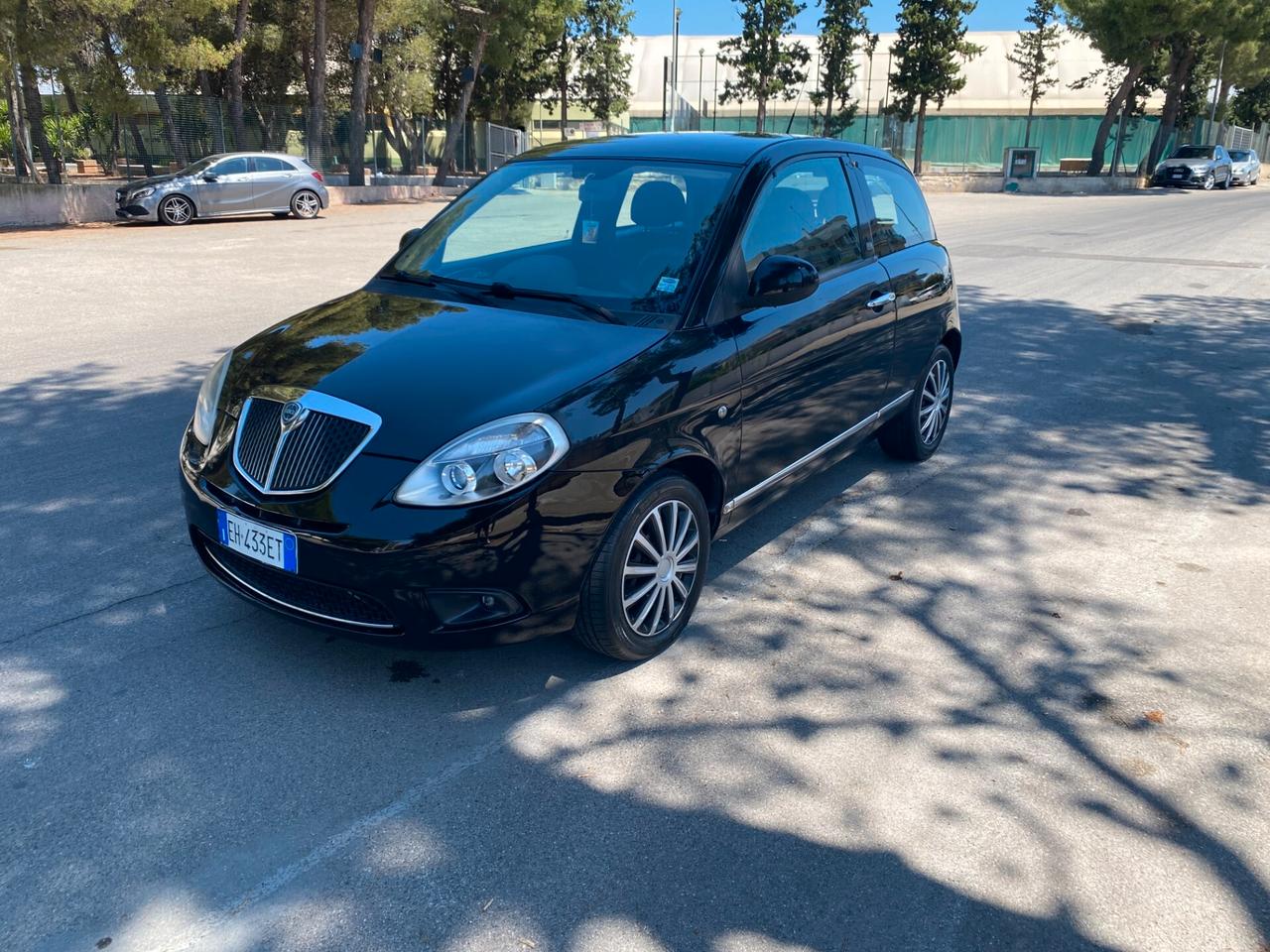 Lancia Ypsilon 1.3 MJT 90 CV Oro